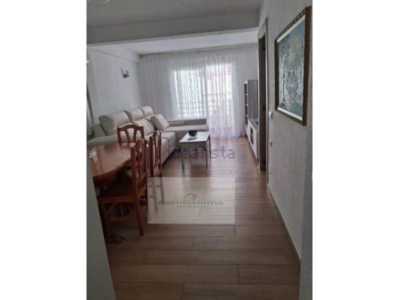 Piso de 2 habitaciones en Marbella en venta con garaje - 275.000 € (Ref: 9541644)