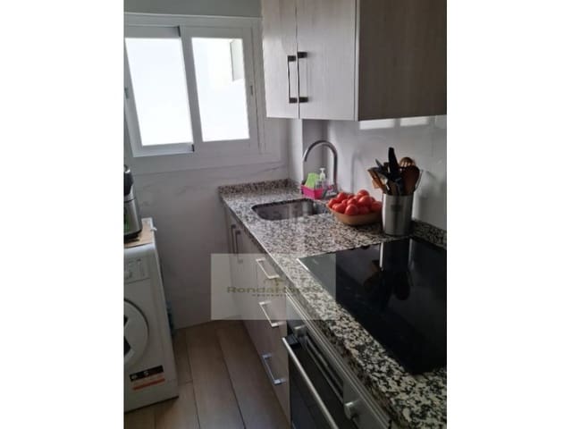 Piso de 2 habitaciones en Zona Miraflores, Marbella en venta con garaje - 275.000 € (Ref: 9541644)