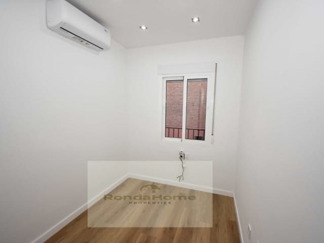3 Zimmer Wohnung zu verkaufen in Zona Puerto Deportivo, Fuengirola - 325.000 € (Ref: 9543512)