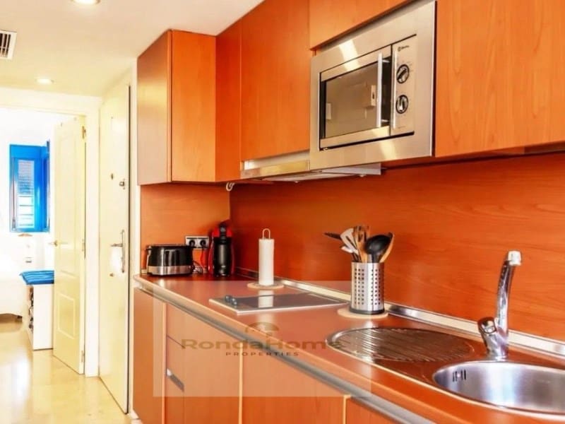 1 makuuhuone Huoneisto vuokrattavana paikassa Torrequebrada mukana 
autotalli - 1 390 € (Ref: 9543513)