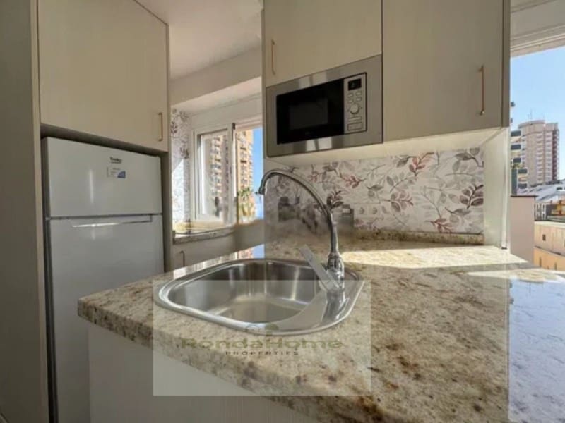 2 quarto Penthouse para arrendar em Fuengirola - 1 400 € (Ref: 9569010)