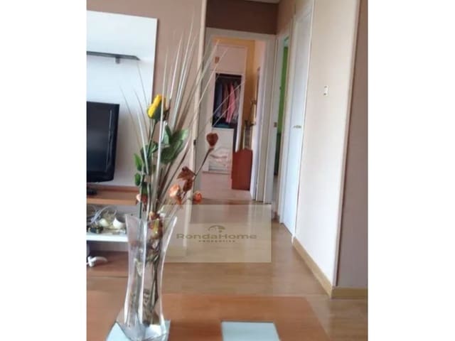 3 makuuhuone Asunto vuokrattavana paikassa Benalmadena Costa, Benalmádena mukana 
autotalli - 1 300 € (Ref: 9569011)