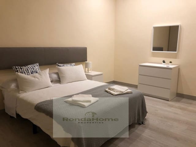 2 makuuhuone Asunto vuokrattavana paikassa Benalmadena Costa, Benalmádena mukana 
autotalli - 1 350 € (Ref: 9569012)