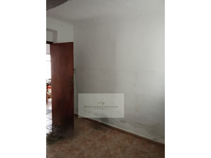 3 soverom Hus til salgs i Benaojan - € 50 000 (Ref: 9571389)