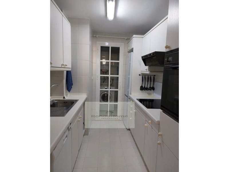 2 bedroom Flat for rent in Benalmadena with garage - € 1,400 (Ref: 9591537)