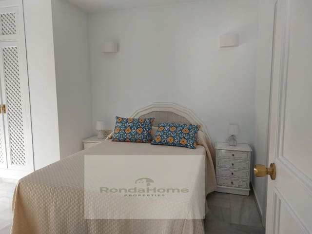 2 Zimmer Wohnung zu vermieten in Puerto Marina, Benalmádena mit Garage - 1.400 € (Ref: 9591537)