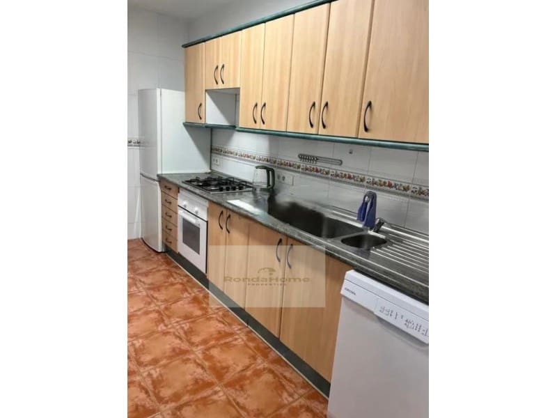 3 bedroom Flat for rent in Benalmadena with garage - € 1,600 (Ref: 9616224)