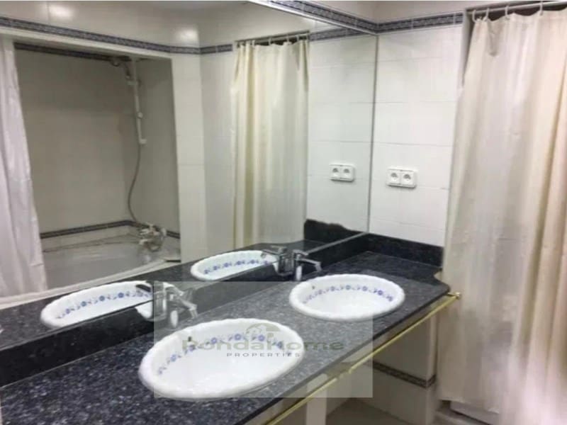 2 bedroom Flat for rent in Benalmadena with garage - € 1,400 (Ref: 9639437)