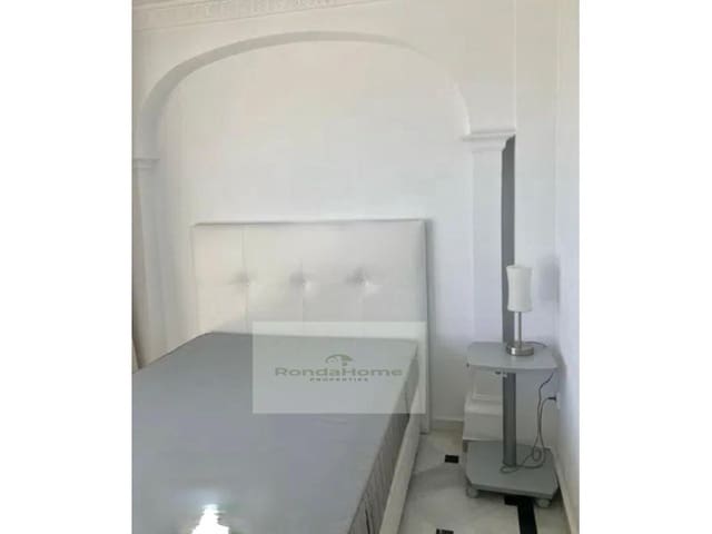 Piso de 2 habitaciones en Benalmadena Costa, Benalmádena en alquiler con garaje - 1.400 € (Ref: 9639437)