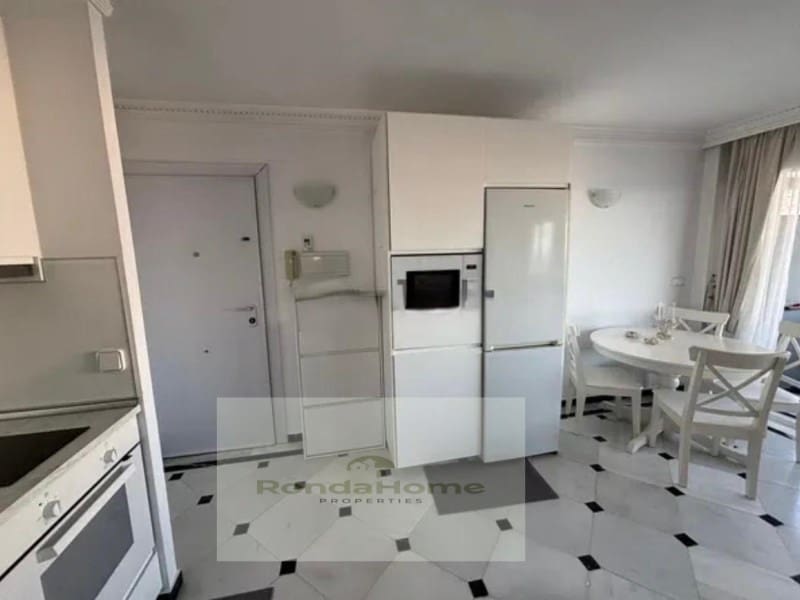 2 bedroom Flat for rent in Benalmadena with garage - € 1,400 (Ref: 9639437)