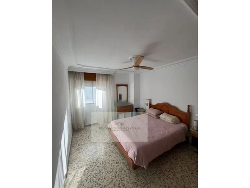 3 sovrum Lägenhet att hyra i Torremolinos med garage - 1 300 € (Ref: 9639438)