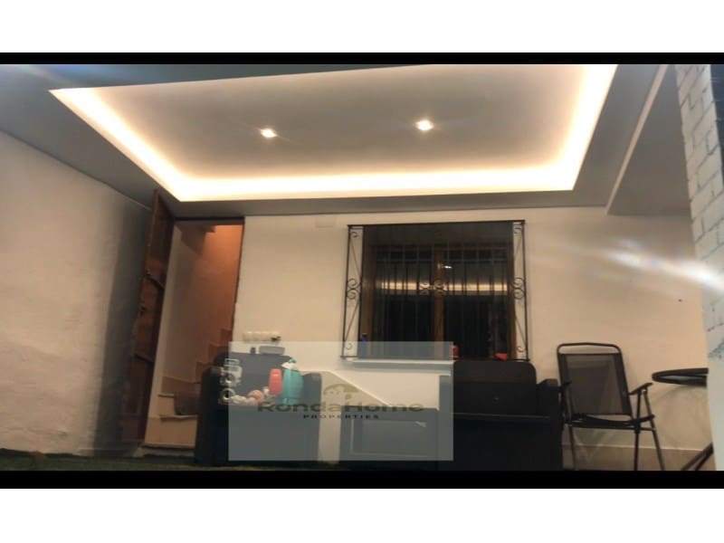 3 bedroom Townhouse for sale in Setenil de las Bodegas - € 150,000 (Ref: 9639440)