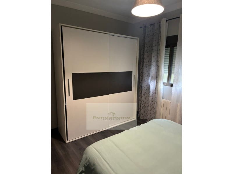 3 bedroom Townhouse for sale in Setenil de las Bodegas - € 150,000 (Ref: 9639440)