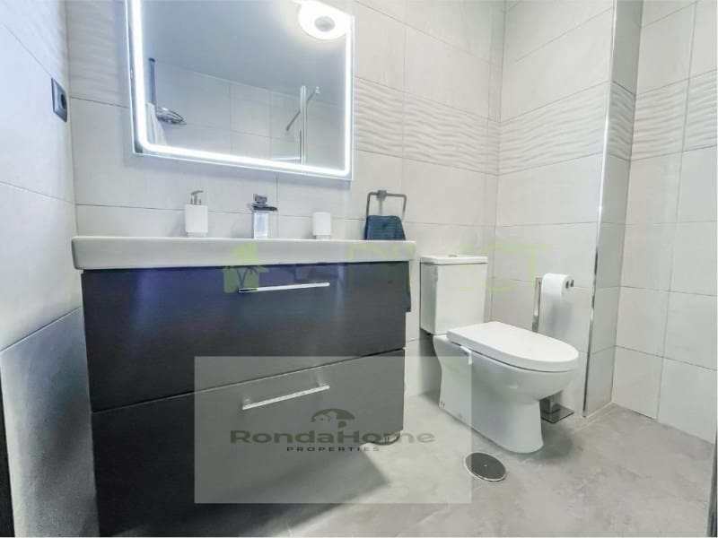 2 bedroom Flat for rent in Benalmadena - € 1,500 (Ref: 9719837)