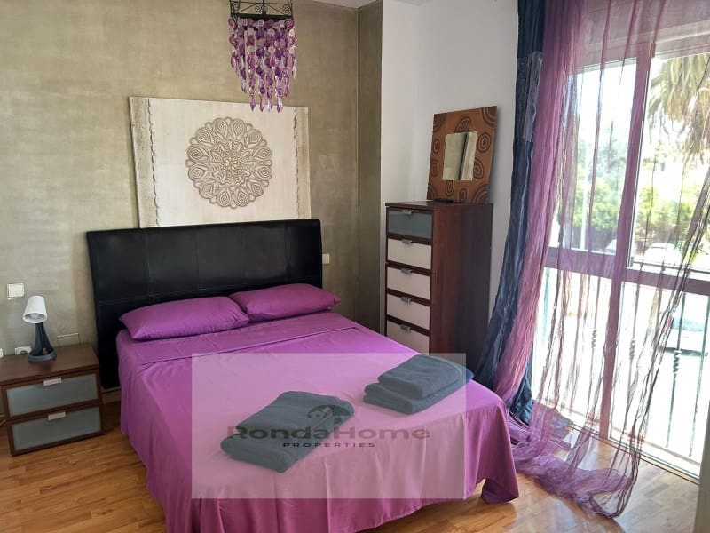 1 makuuhuone Asunto vuokrattavana paikassa Torrequebrada mukana 
autotalli - 1 050 € (Ref: 9747785)