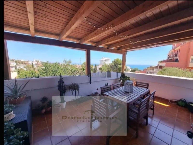 3 bedroom Villa for rent in Fuengirola with garage - € 1,900 (Ref: 9747786)