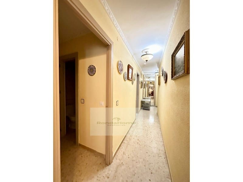 4 bedroom Flat for sale in Torremolinos - € 400,000 (Ref: 9755596)