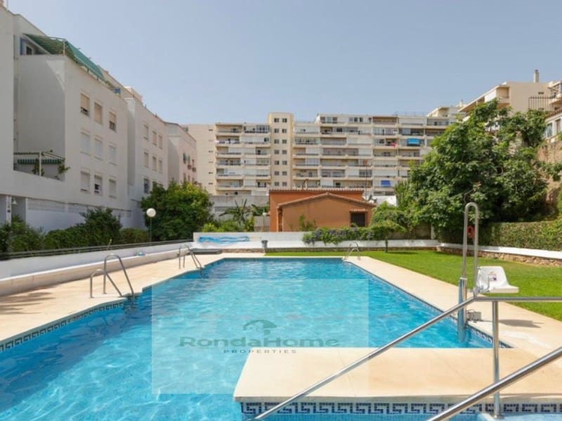 4 bedroom Flat for sale in Torremolinos - € 400,000 (Ref: 9755596)