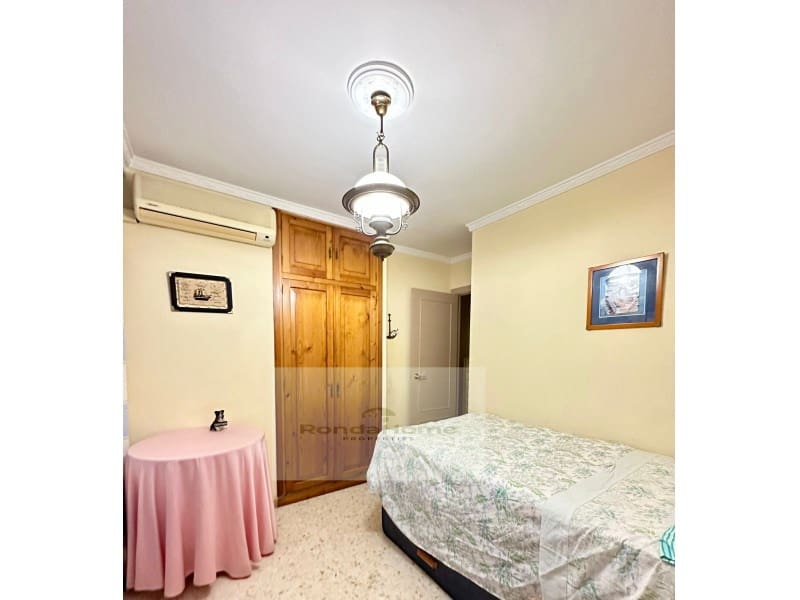 4 bedroom Flat for sale in Torremolinos - € 400,000 (Ref: 9755596)