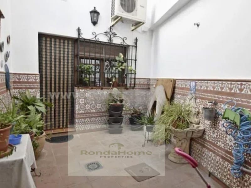 4 bedroom Villa for sale in Ronda - € 350,000 (Ref: 9761918)