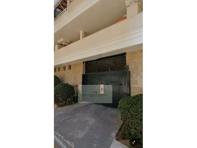 1 Zimmer Wohnung zu vermieten in Torrequebrada mit Garage - 1.200 € (Ref: 9761919)