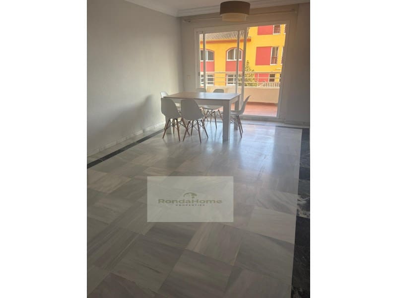 3 makuuhuone Asunto vuokrattavana paikassa Golden Mile mukana 
autotalli - 2 500 € (Ref: 9763601)