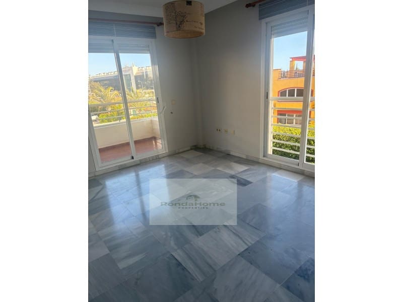 3 makuuhuone Asunto vuokrattavana paikassa Golden Mile mukana 
autotalli - 2 500 € (Ref: 9763601)