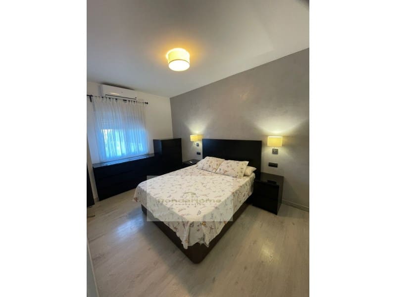 2 slaapkamer Flat te huur in Torremolinos met zwembad garage - € 1.400 (Ref: 9780466)