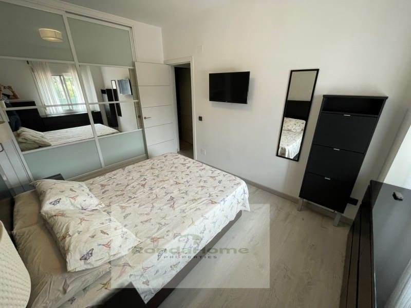 2 slaapkamer Flat te huur in Torremolinos met zwembad garage - € 1.400 (Ref: 9780466)