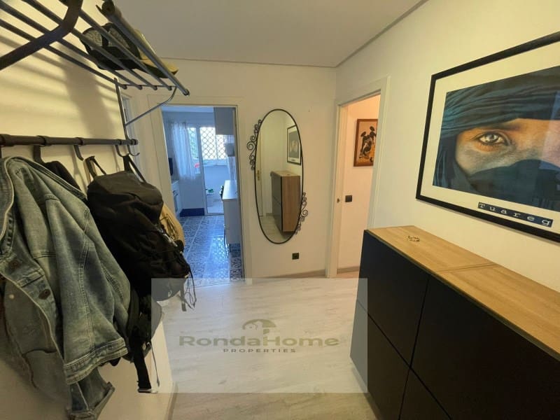 2 slaapkamer Flat te huur in Torremolinos met zwembad garage - € 1.400 (Ref: 9780466)