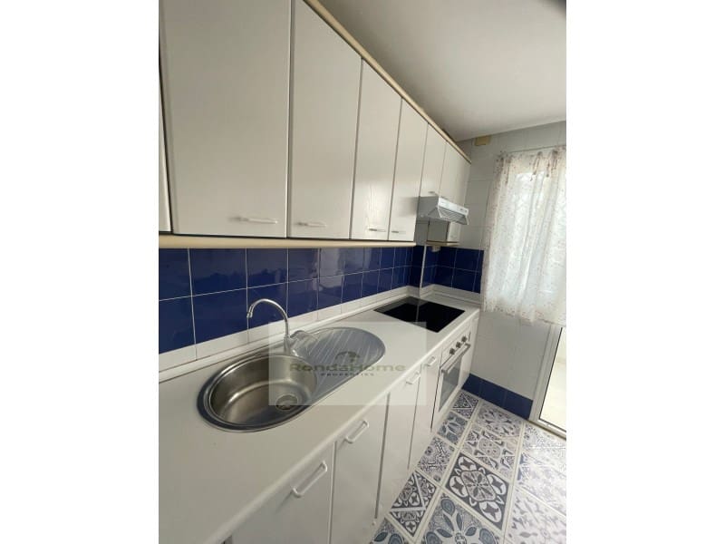 2 slaapkamer Flat te huur in Torremolinos met zwembad garage - € 1.400 (Ref: 9780466)