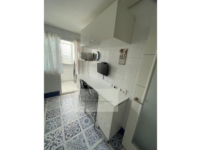 2 slaapkamer Flat te huur in Torremolinos met zwembad garage - € 1.400 (Ref: 9780466)