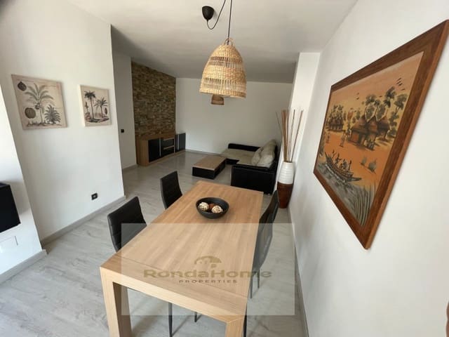 2 slaapkamer Flat te huur in Torremolinos met zwembad garage - € 1.400 (Ref: 9780466)