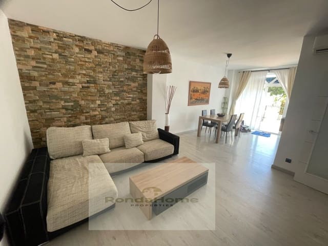 2 slaapkamer Flat te huur in Torremolinos met zwembad garage - € 1.400 (Ref: 9780466)