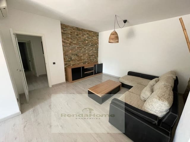 2 slaapkamer Flat te huur in Torremolinos met zwembad garage - € 1.400 (Ref: 9780466)