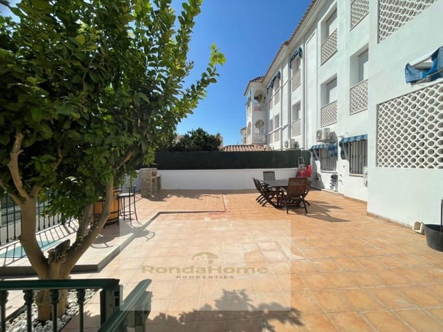2 slaapkamer Flat te huur in Torremolinos met zwembad garage - € 1.400 (Ref: 9780466)