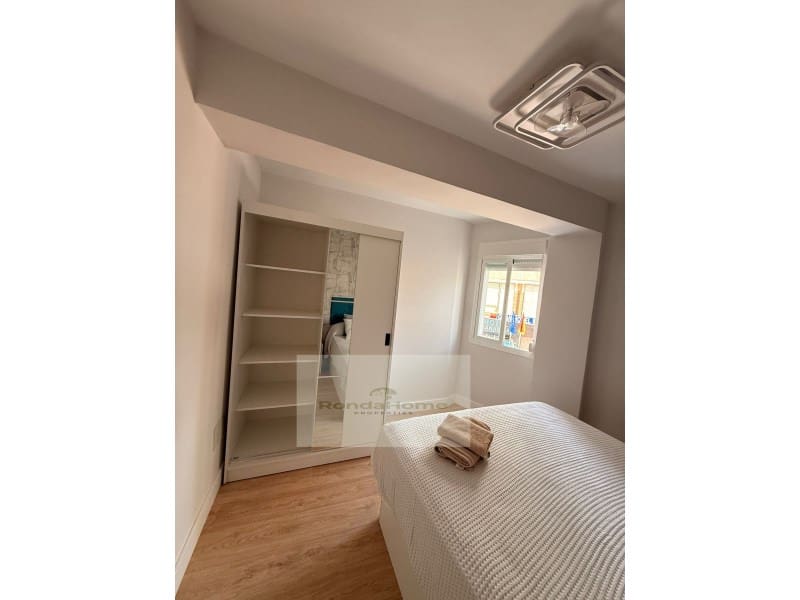 2 soveværelse Lejlighed til leje i Torremolinos - € 1.500 (Ref: 9780467)