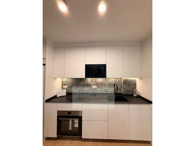 2 soveværelse Lejlighed til leje i Torremolinos - € 1.500 (Ref: 9780467)