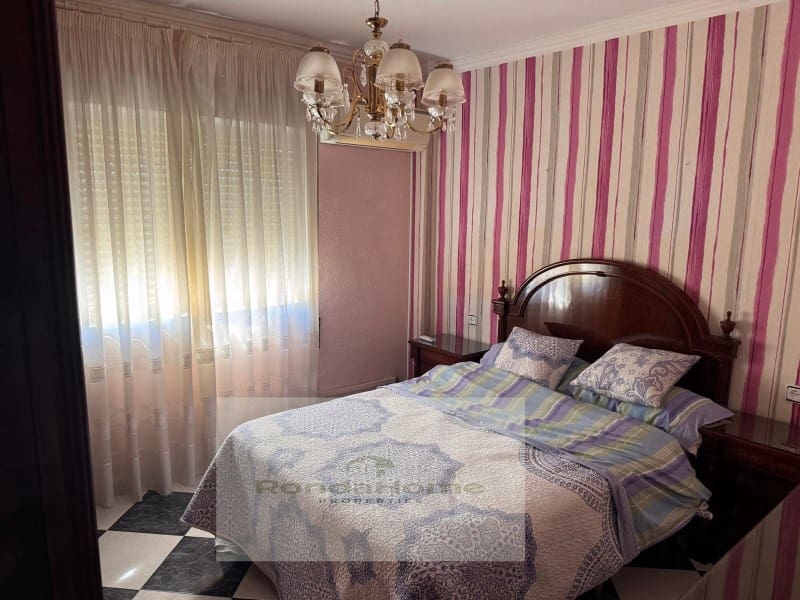 3 makuuhuone Asunto vuokrattavana paikassa Malaga kaupunki - 1 200 € (Ref: 9786987)