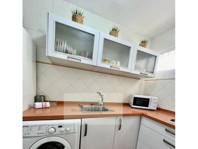 2 quarto Apartamento para arrendar em Fuengirola com piscina garagem - 1 500 € (Ref: 9786988)