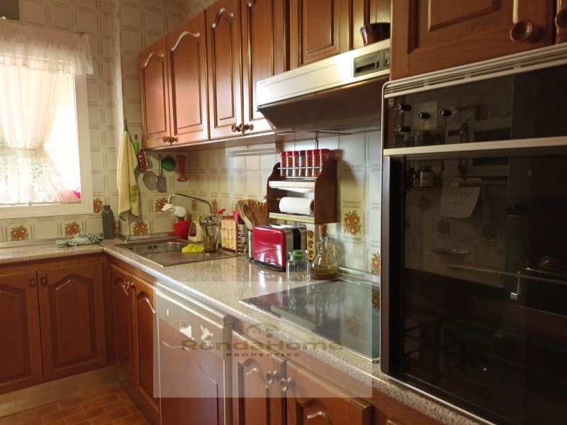 3 slaapkamer Flat te koop in Fuengirola met garage - € 405.000 (Ref: 9790971)