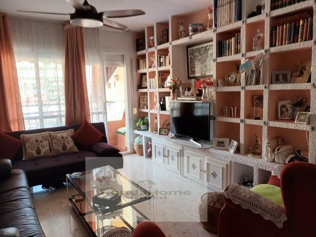 3 slaapkamer Flat te koop in Los Boliches , Fuengirola met garage - € 405.000 (Ref: 9790971)