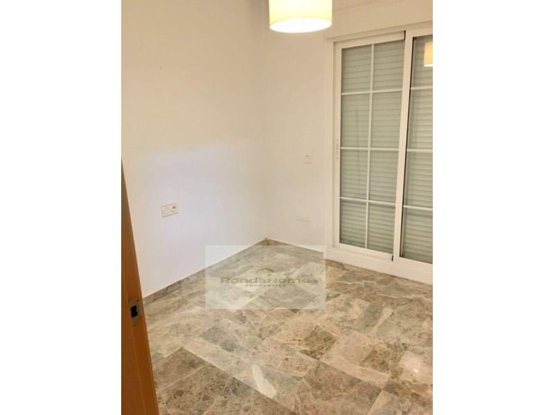 Piso de 2 habitaciones en Benalmádena en venta - 300.000 € (Ref: 9801299)