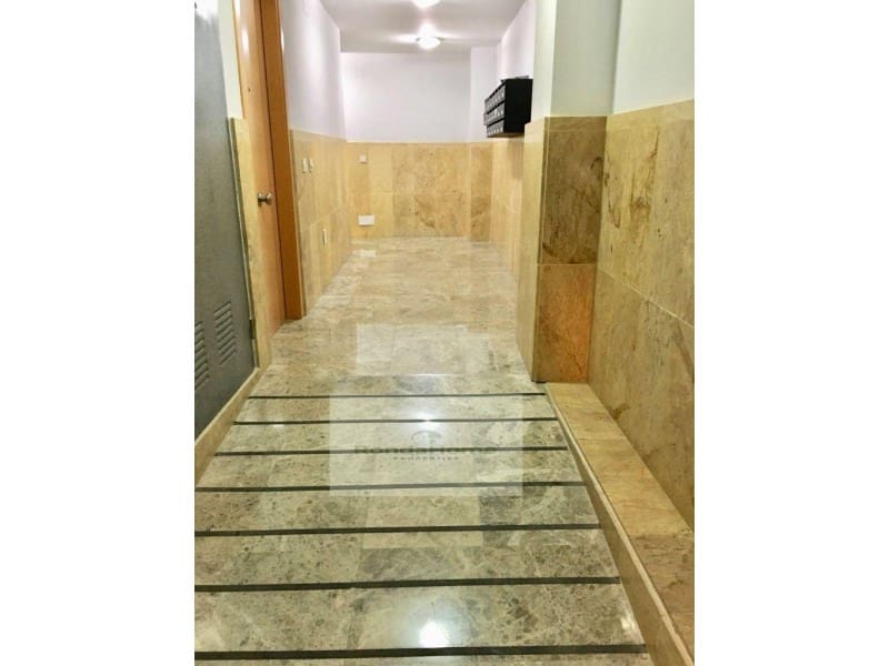 Piso de 2 habitaciones en Benalmádena en venta - 300.000 € (Ref: 9801299)