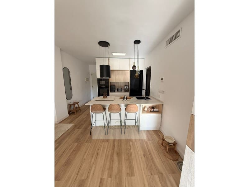 3 bedroom Flat for sale in Marbella with garage - € 420,000 (Ref: 9801300)