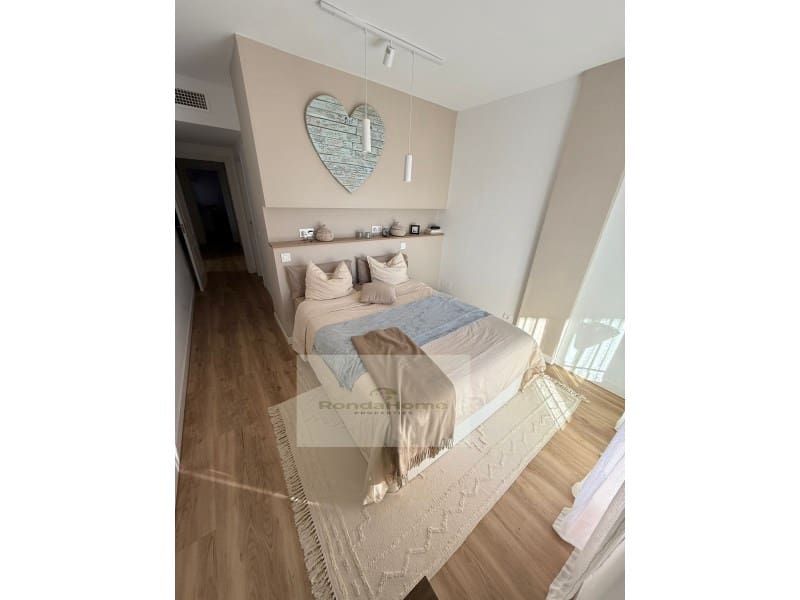 3 bedroom Flat for sale in Marbella with garage - € 420,000 (Ref: 9801300)