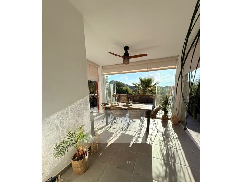 3 bedroom Flat for sale in Marbella with garage - € 420,000 (Ref: 9801300)