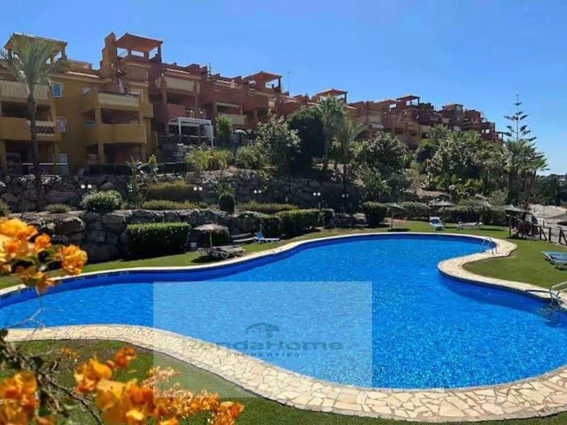3 bedroom Flat for sale in Marbella with garage - € 420,000 (Ref: 9801300)