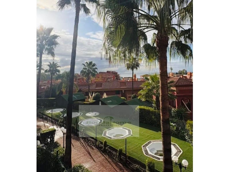 3 bedroom Flat for sale in Marbella with garage - € 420,000 (Ref: 9801300)