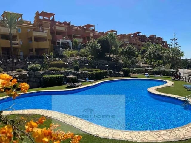 3 bedroom Flat for sale in La Reserva, Marbella with garage - € 420,000 (Ref: 9801300)